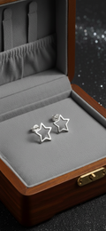 Pendientes mini Studs Estrella Calada 11mm en Plata de Ley 925 y Baño de Oro 18K