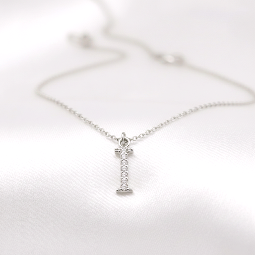 Gargantilla Letra Inicial con Circonitas en Plata de Ley 925 Bañada en Oro de 18K (38-43 cm)