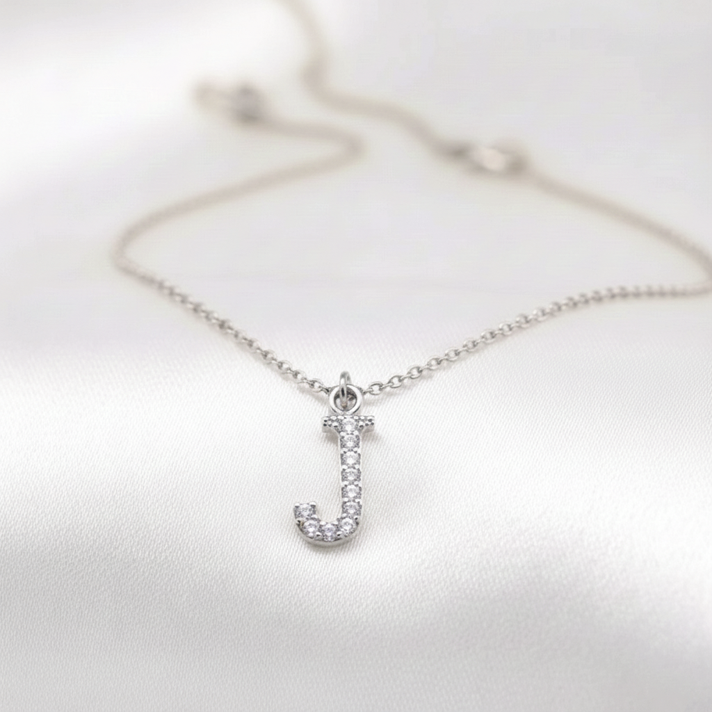 Gargantilla Letra Inicial con Circonitas en Plata de Ley 925 Bañada en Oro de 18K (38-43 cm)