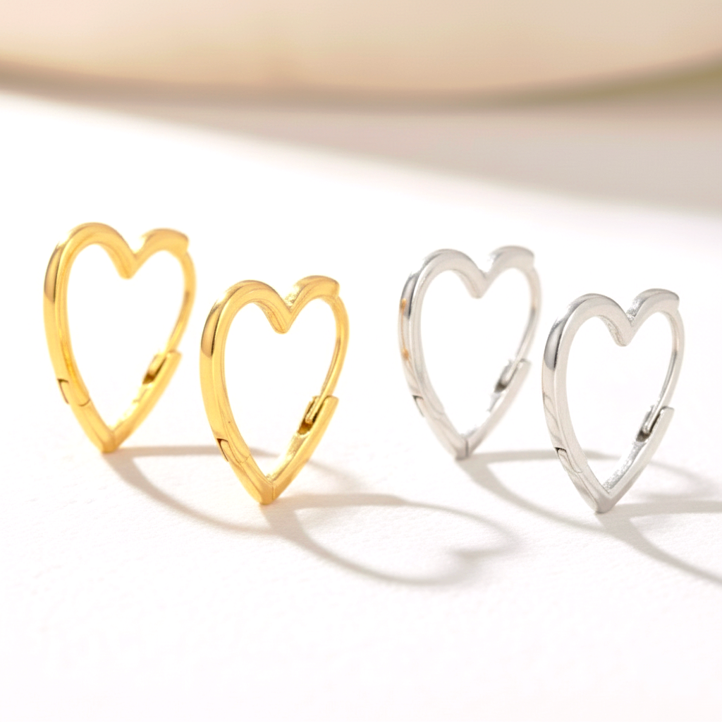 Aros Corazón Contorno 16mm en Plata de Ley 925 con Cierre Click y Baño de Oro