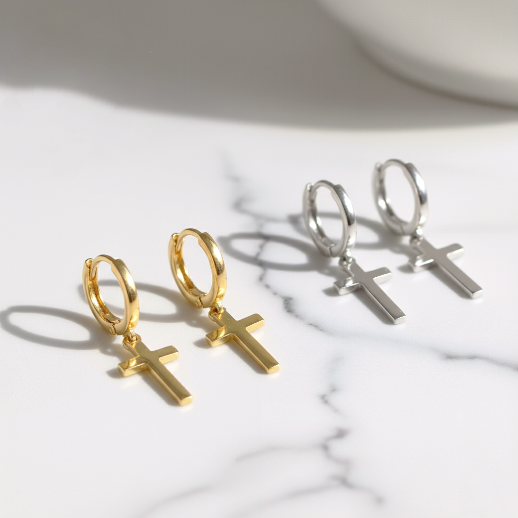 Mini Aro Huggie con Colgante Cruz 11mm Plata de Ley 925
