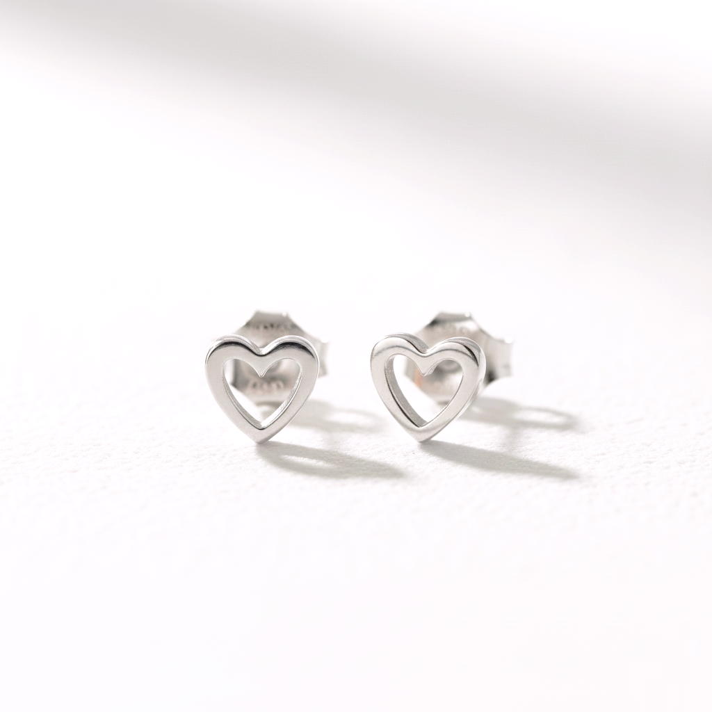 Pendientes mini Studs Corazón Hueco 5mm en Plata de Ley 925 y Baño de Oro