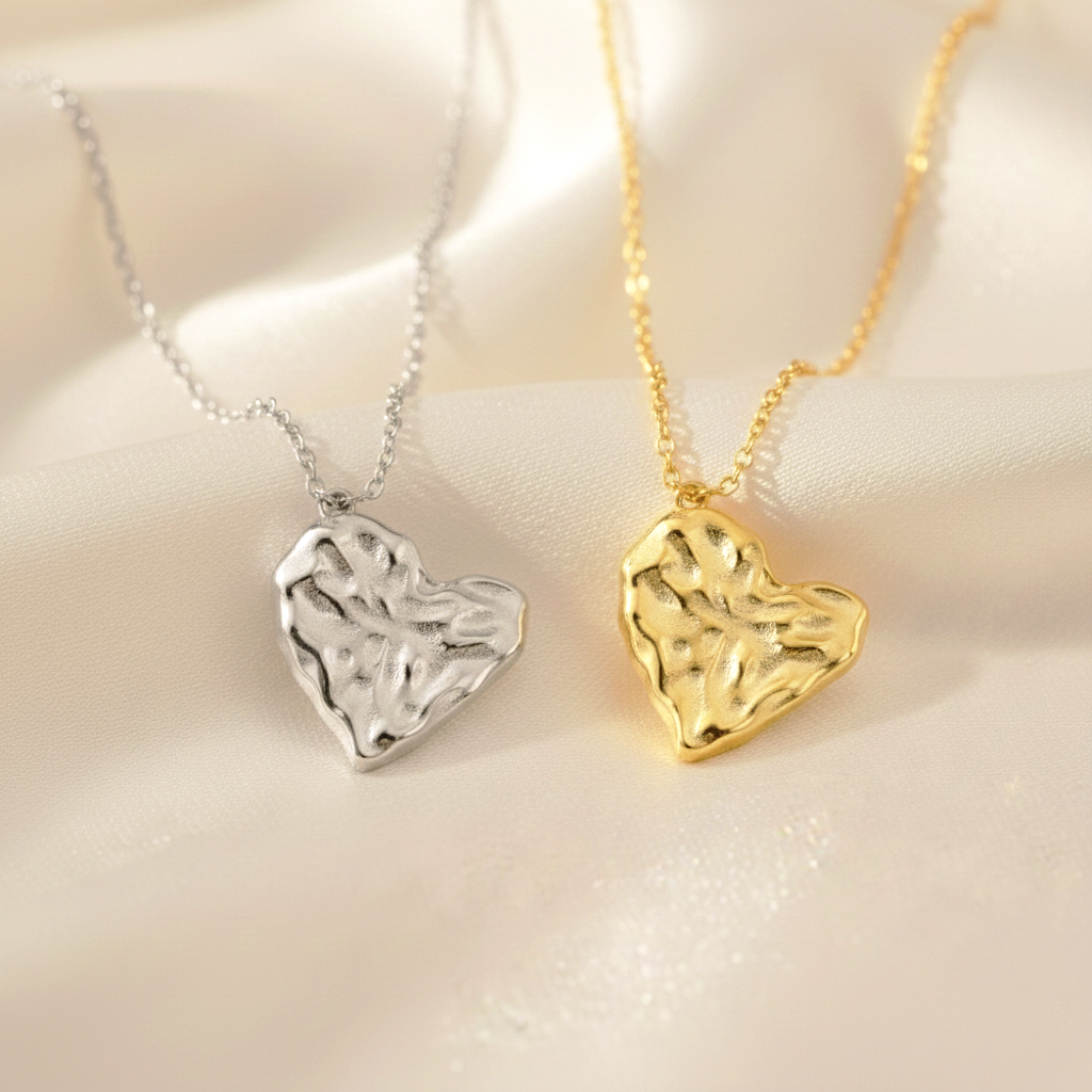 Collar Gargantilla Corazón Rugoso (15mm) en Plata de Ley 925 Bañada en Oro 18K