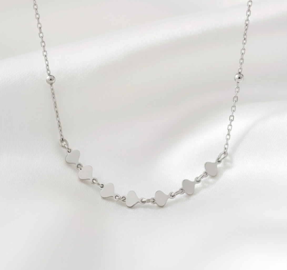 Gargantilla Cadena de Bolitas y Corazones Planos en Plata de Ley 925 Bañada en Oro 18K