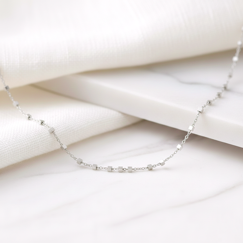 Gargantilla Cadena de cuadritos en Plata de Ley 925 Bañada en Oro 18K (Doble Medida)