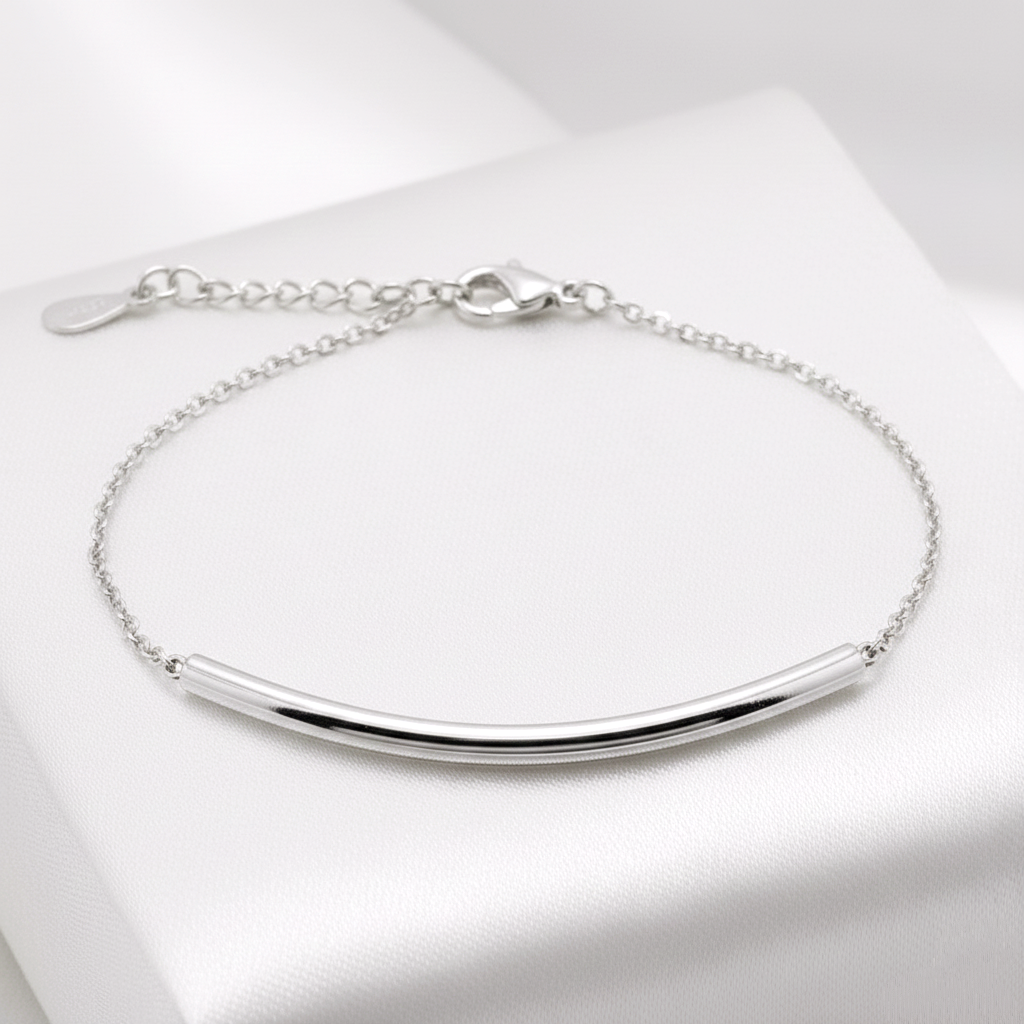 Pulsera Barra o Tubo Curvo Minimalista Ajustable en Plata de Ley 925 Bañada en Oro de 18K