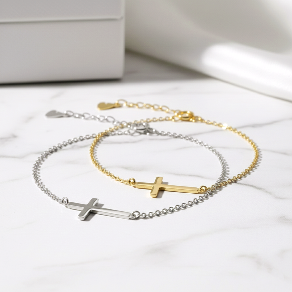 Pulsera Cruz Horizontal Minimalista en Plata de Ley 925 Bañada en Oro de 18K