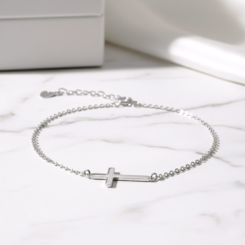 Pulsera Cruz Horizontal Minimalista en Plata de Ley 925 Bañada en Oro de 18K