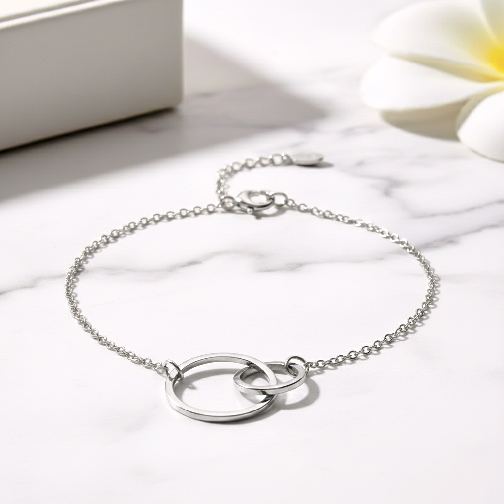 Pulsera Doble Aro Entrelazado en Plata de Ley 925 Bañada en Oro de 18K