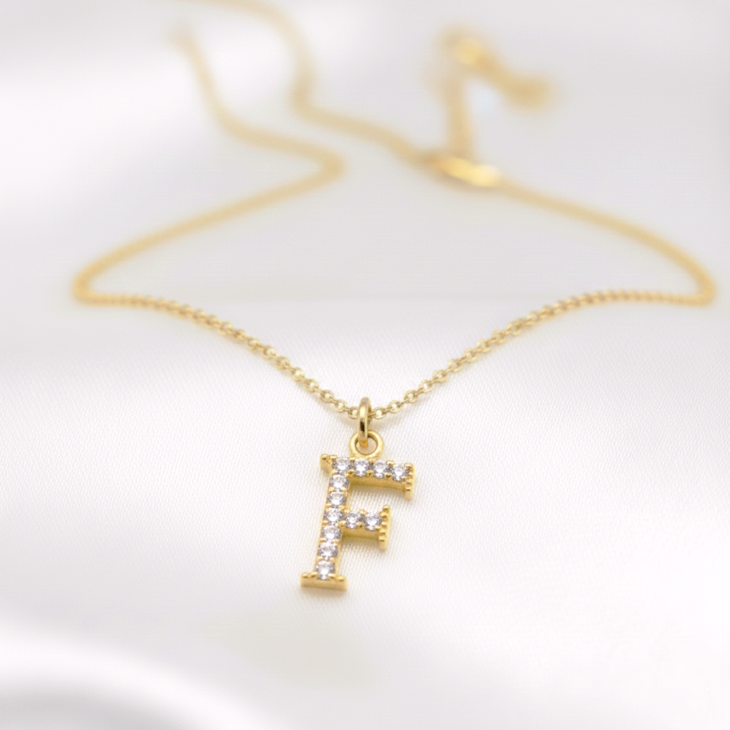 Gargantilla Letra Inicial con Circonitas en Plata de Ley 925 Bañada en Oro de 18K (38-43 cm)