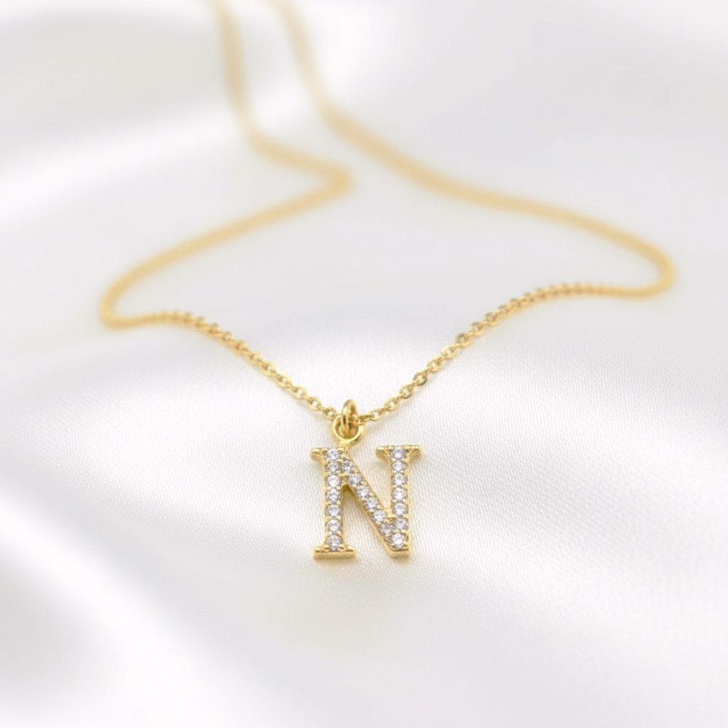 Gargantilla Letra Inicial con Circonitas en Plata de Ley 925 Bañada en Oro de 18K (38-43 cm)