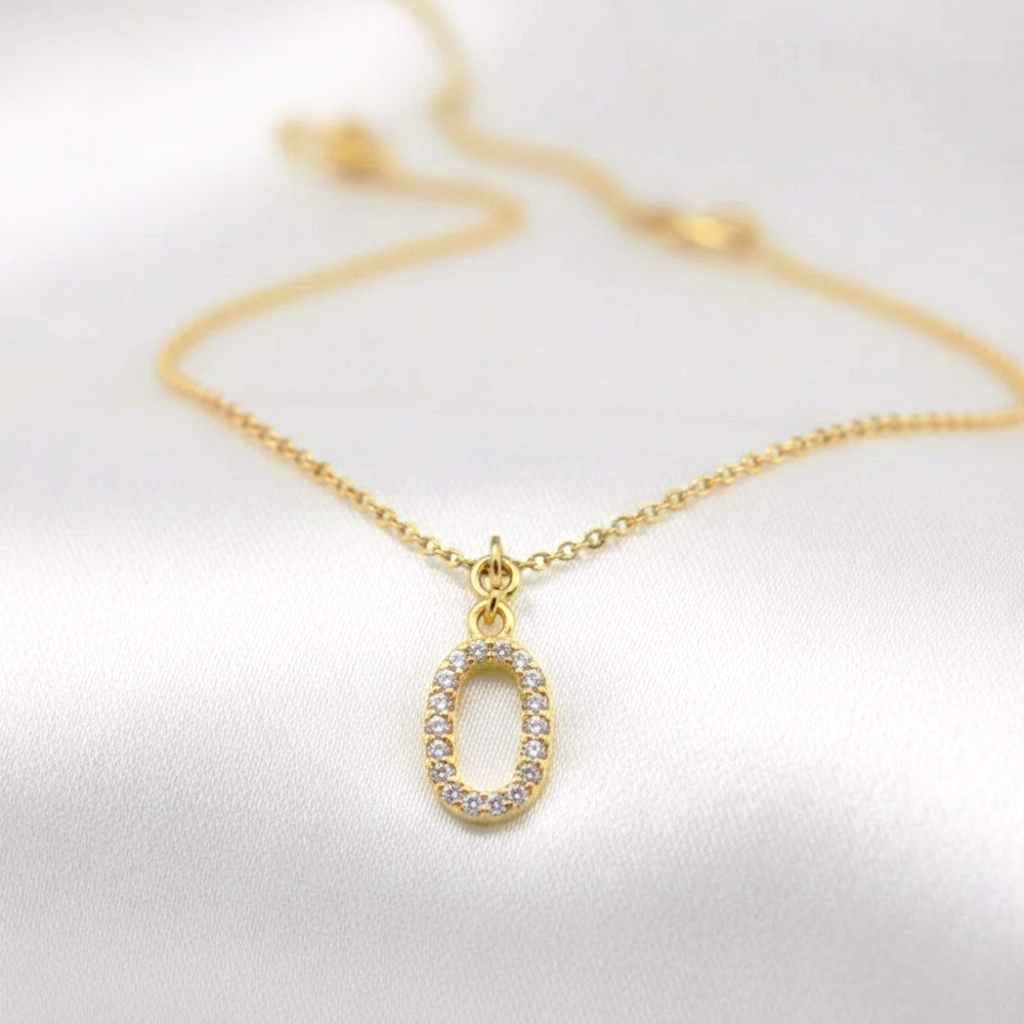 Gargantilla Letra Inicial con Circonitas en Plata de Ley 925 Bañada en Oro de 18K (38-43 cm)