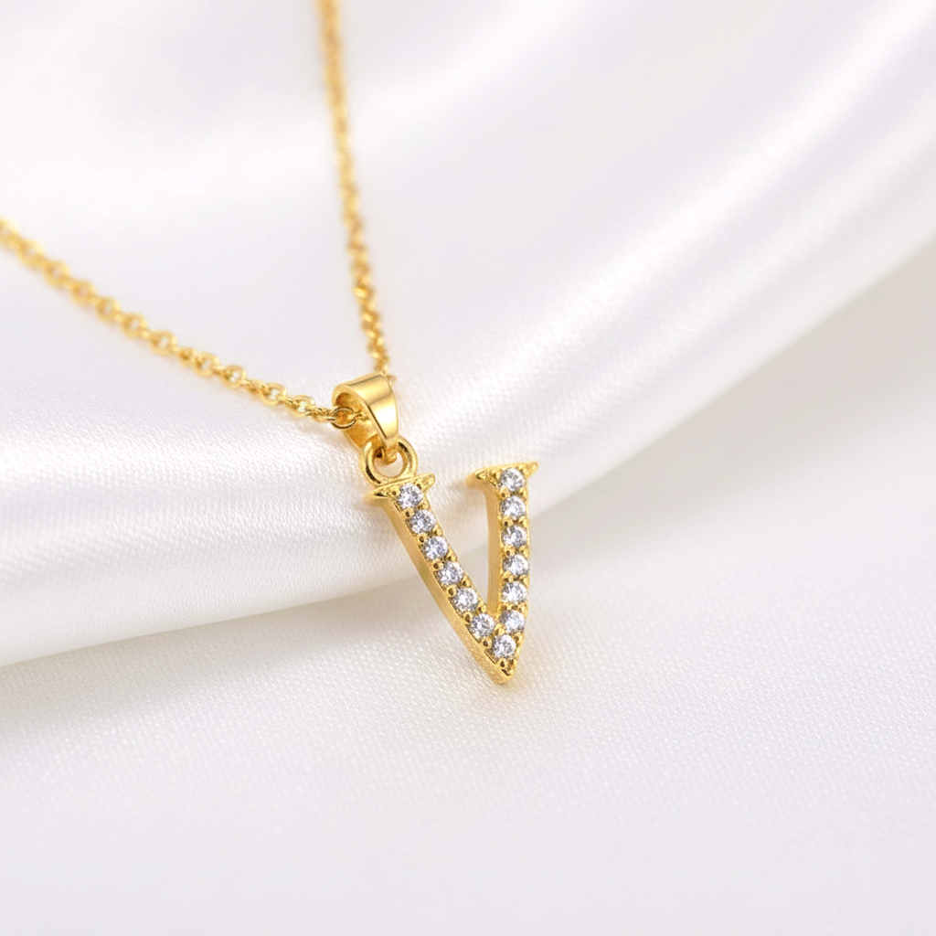 Gargantilla Letra Inicial con Circonitas en Plata de Ley 925 Bañada en Oro de 18K (38-43 cm)