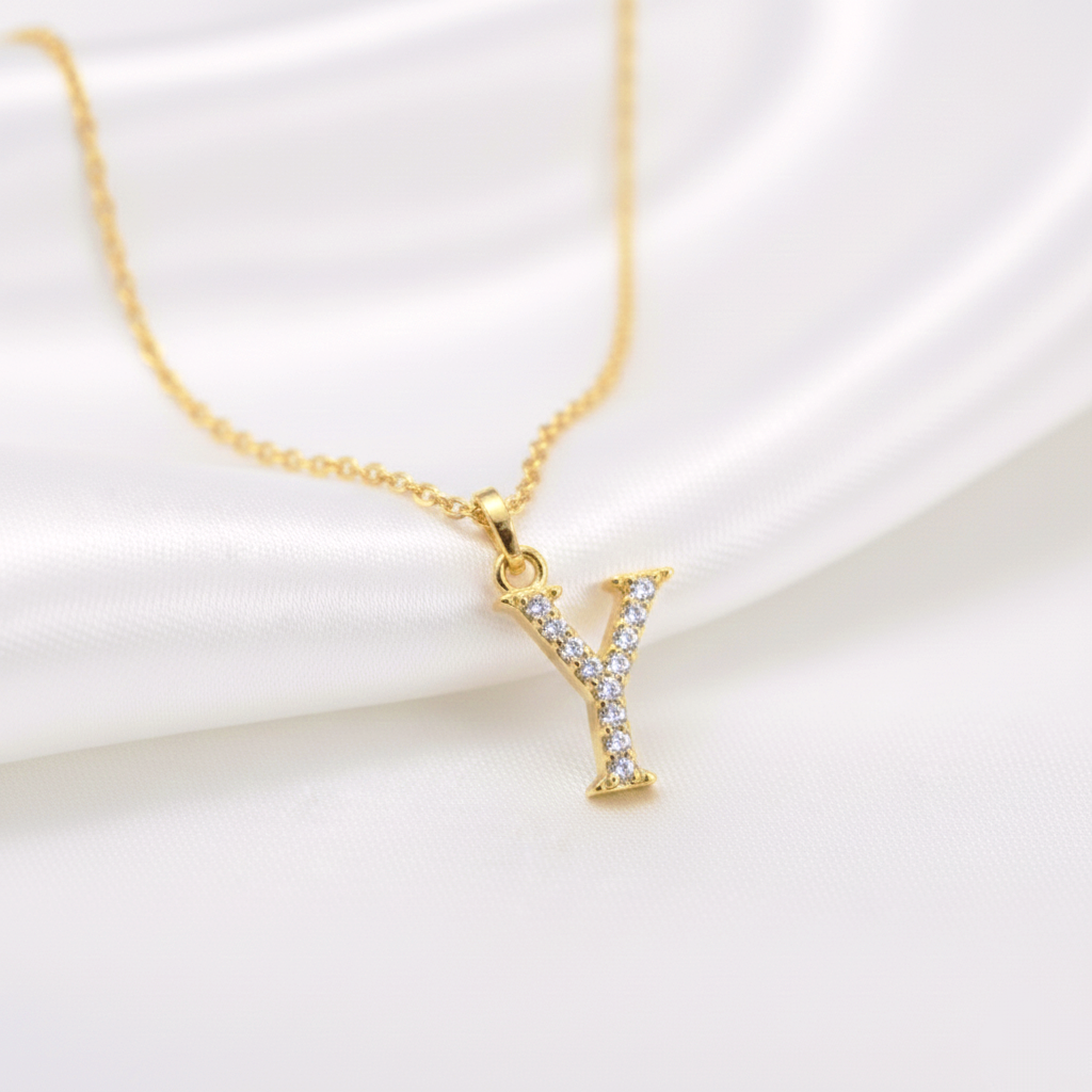 Gargantilla Letra Inicial con Circonitas en Plata de Ley 925 Bañada en Oro de 18K (38-43 cm)