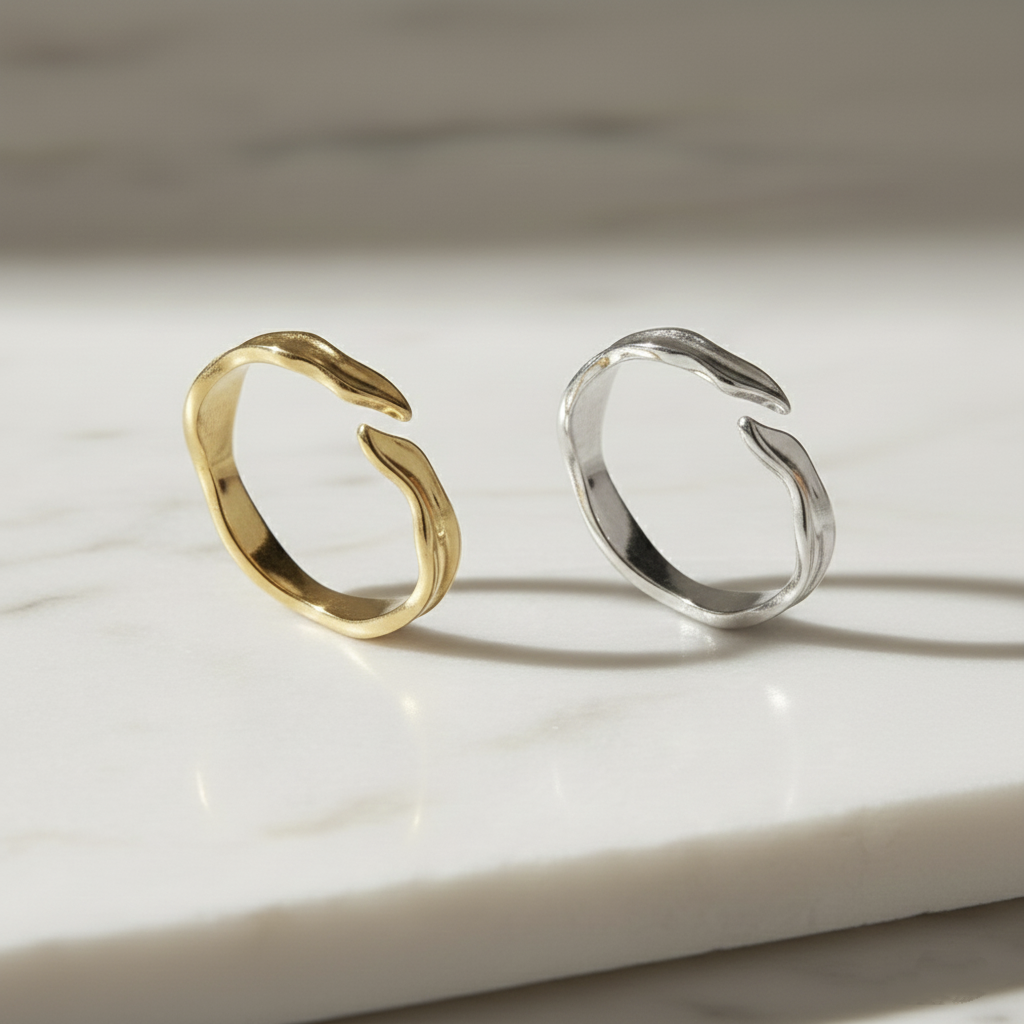 Anillo Ondulado de Plata de Ley 925 - Ajustable y Bañado en Oro 18K