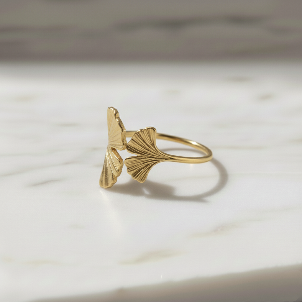 Anillo de Plata de Ley 925 con Hojas de Ginkgo - Ajustable y Bañado en Oro 18K