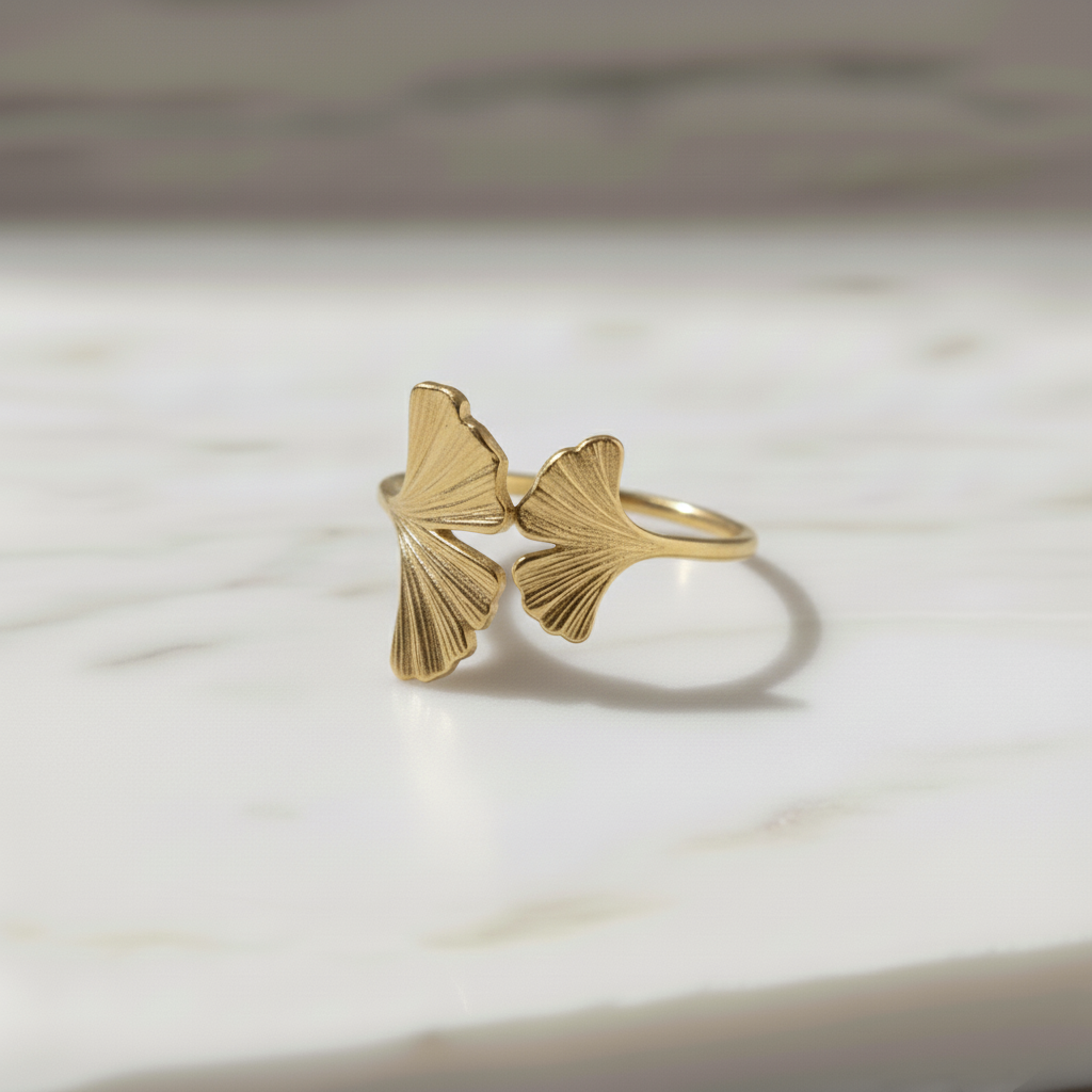 Anillo de Plata de Ley 925 con Hojas de Ginkgo - Ajustable y Bañado en Oro 18K